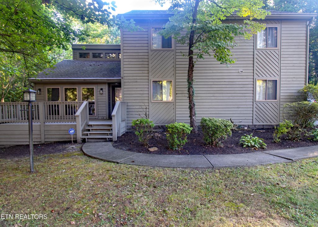 520 Hickory Woods Rd, Knoxville, TN 37934