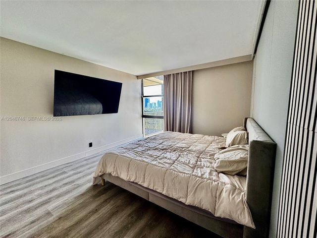20379 W Country Club Dr 1537, Aventura, FL 33180