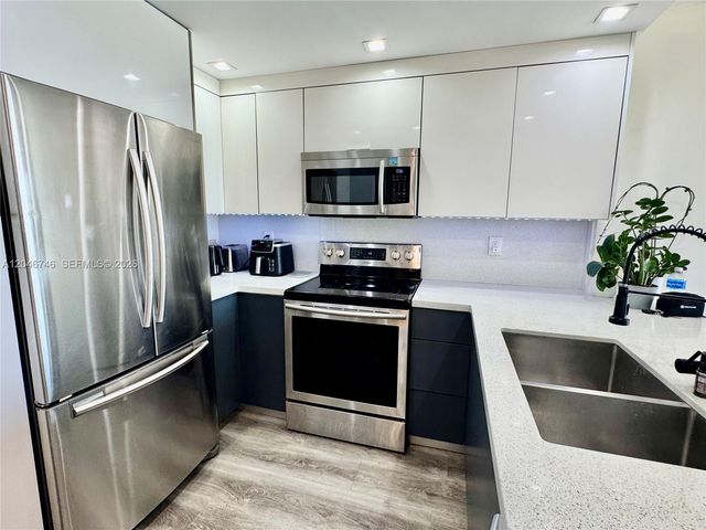 20379 W Country Club Dr 1537, Aventura, FL 33180
