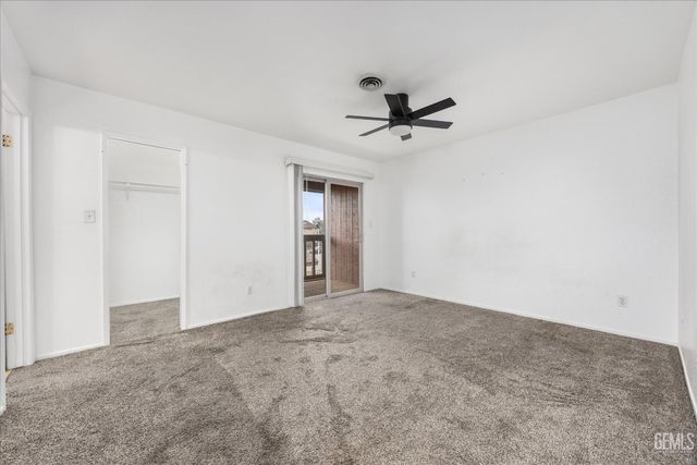 5551 Midsummer Drive E, Bakersfield, CA 93308