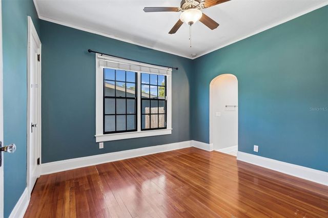 310 E PARIS STREET, Tampa, FL 33604