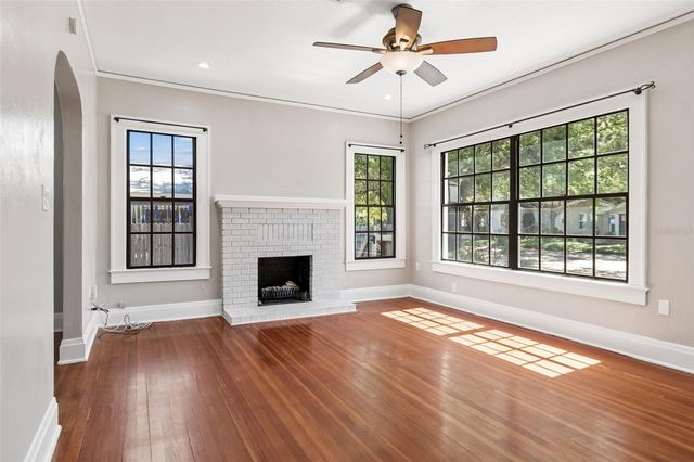 310 E PARIS STREET, Tampa, FL 33604