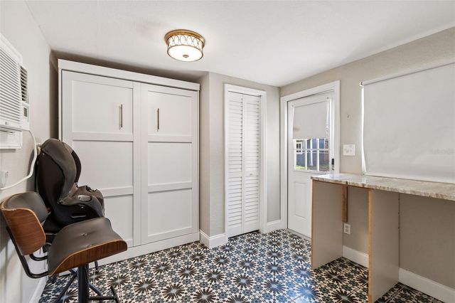 310 E PARIS STREET, Tampa, FL 33604