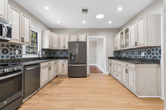 310 E PARIS STREET, Tampa, FL 33604