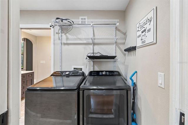 310 E PARIS STREET, Tampa, FL 33604