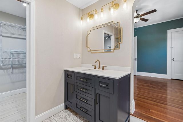 310 E PARIS STREET, Tampa, FL 33604