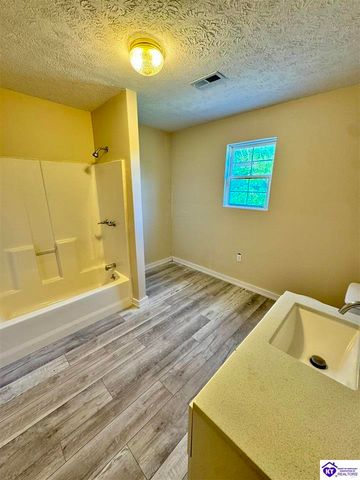 9888 Hodgenville Road, Campbellsville, KY 42718