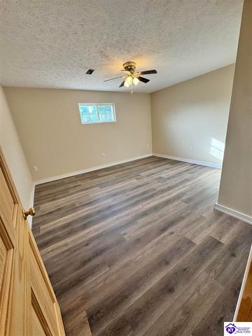 9888 Hodgenville Road, Campbellsville, KY 42718