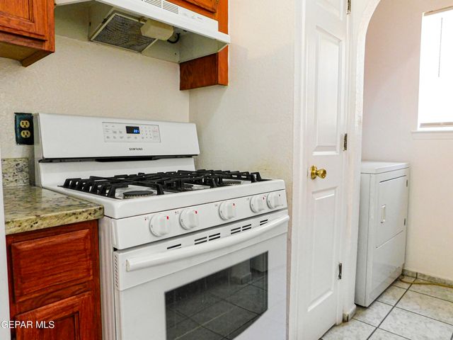 726 MEDINA, El Paso, TX 79905