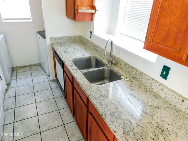 726 MEDINA, El Paso, TX 79905