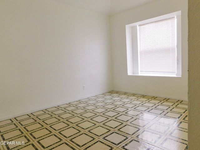 726 MEDINA, El Paso, TX 79905
