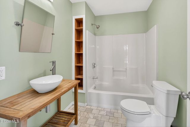 35 123rd Street, Troy, NY 12182