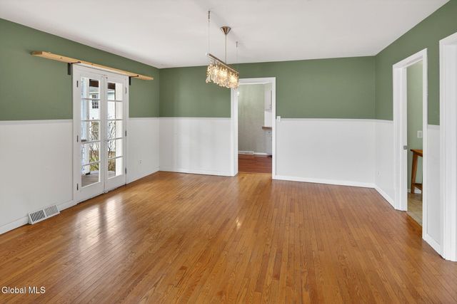 35 123rd Street, Troy, NY 12182