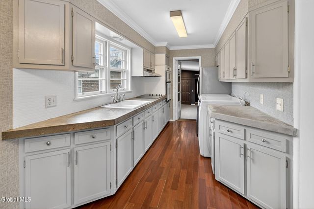 35 123rd Street, Troy, NY 12182