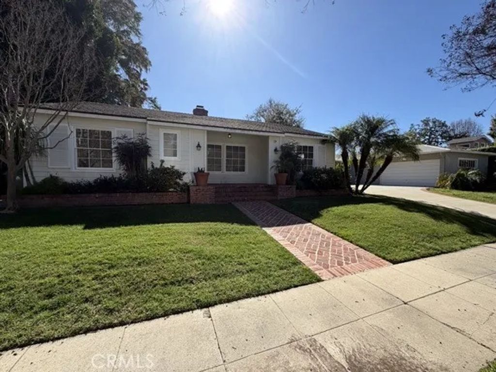 15440 Dickens, Sherman Oaks, CA 91403