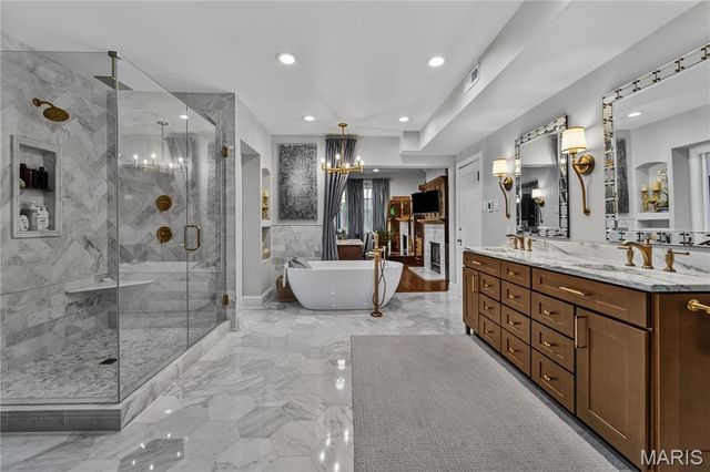 1022 Hampton Park Drive, Richmond Heights, MO 63117