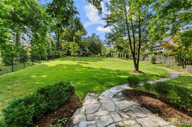 1022 Hampton Park Drive, Richmond Heights, MO 63117