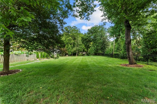 1022 Hampton Park Drive, Richmond Heights, MO 63117