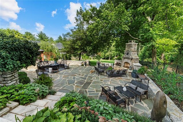 1022 Hampton Park Drive, Richmond Heights, MO 63117
