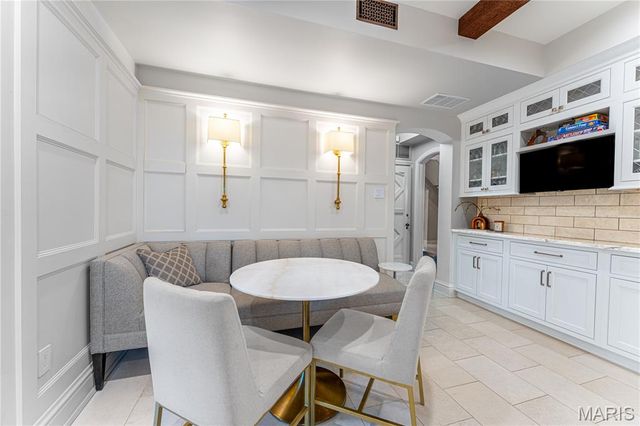 1022 Hampton Park Drive, Richmond Heights, MO 63117