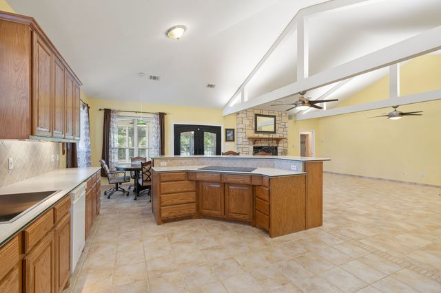 330 Mohawk Trail, East Tawakoni, TX 75472