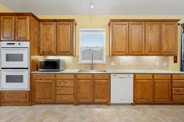 330 Mohawk Trail, East Tawakoni, TX 75472