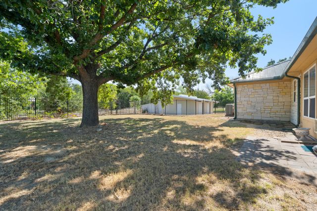 330 Mohawk Trail, East Tawakoni, TX 75472
