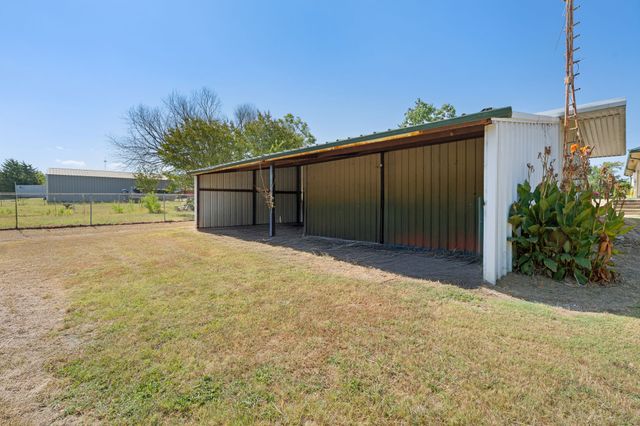 330 Mohawk Trail, East Tawakoni, TX 75472