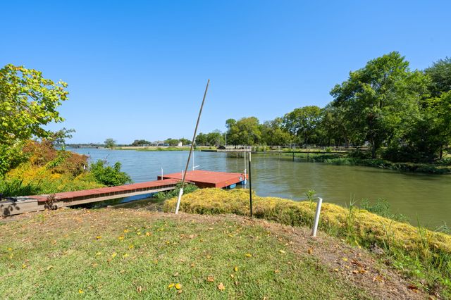 330 Mohawk Trail, East Tawakoni, TX 75472