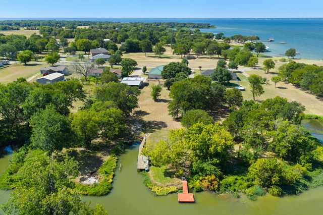 330 Mohawk Trail, East Tawakoni, TX 75472