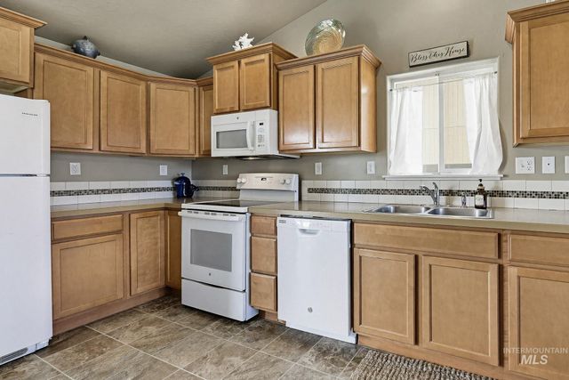 122 Concourse Ave, Caldwell, ID 83605