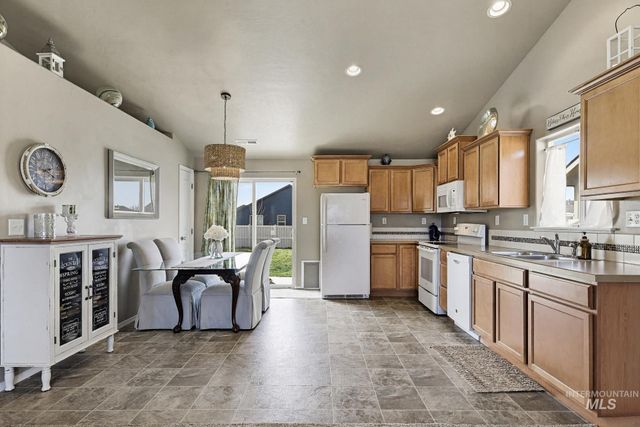 122 Concourse Ave, Caldwell, ID 83605