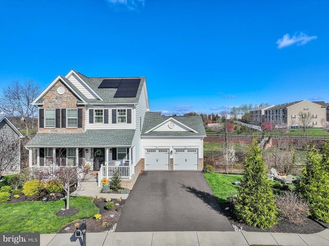 2228 BRIDGEPORT AVE, Pennsburg, PA 18073