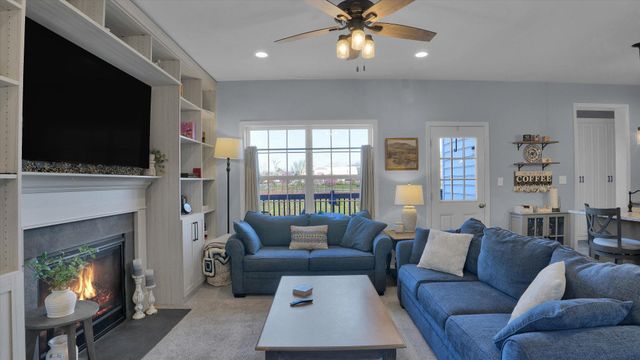 2228 BRIDGEPORT AVE, Pennsburg, PA 18073