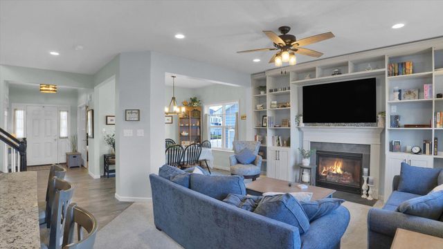 2228 BRIDGEPORT AVE, Pennsburg, PA 18073