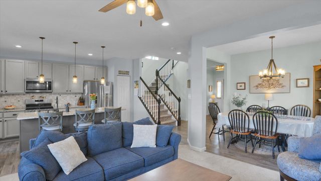2228 BRIDGEPORT AVE, Pennsburg, PA 18073