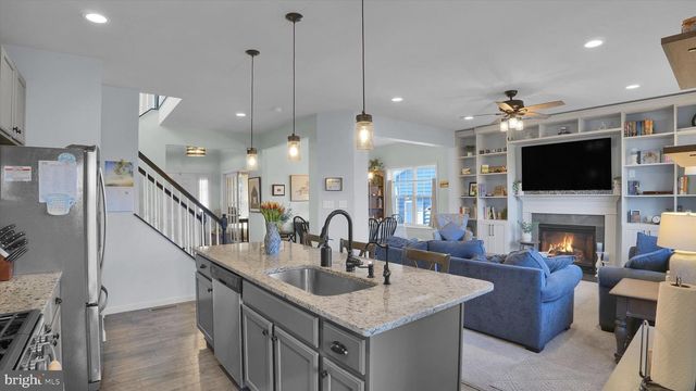 2228 BRIDGEPORT AVE, Pennsburg, PA 18073