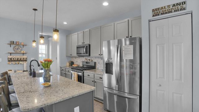 2228 BRIDGEPORT AVE, Pennsburg, PA 18073