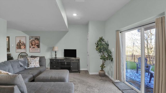 2228 BRIDGEPORT AVE, Pennsburg, PA 18073