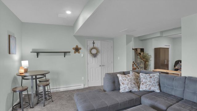 2228 BRIDGEPORT AVE, Pennsburg, PA 18073