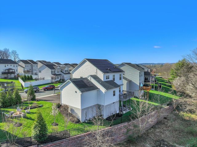 2228 BRIDGEPORT AVE, Pennsburg, PA 18073