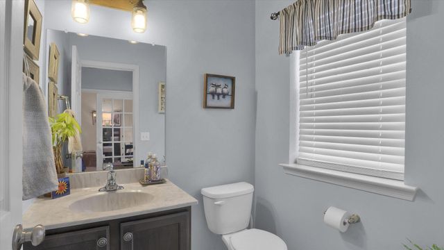 2228 BRIDGEPORT AVE, Pennsburg, PA 18073