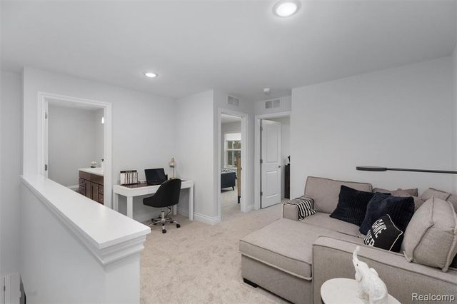 803 Balmoral Ln, Troy, MI 48085