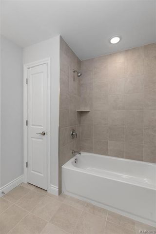 803 Balmoral Ln, Troy, MI 48085