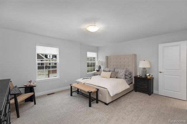 803 Balmoral Ln, Troy, MI 48085