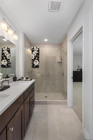 803 Balmoral Ln, Troy, MI 48085