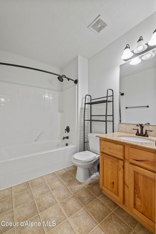 863 W Willow Lake LOOP, Coeur D'alene, ID 83815