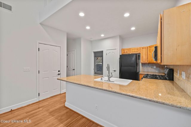 863 W Willow Lake LOOP, Coeur D'alene, ID 83815