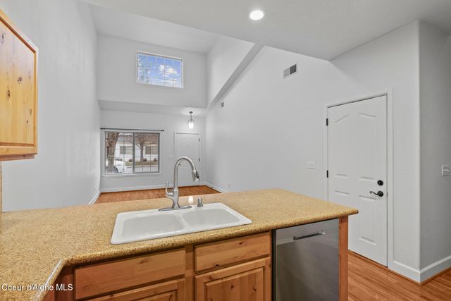 863 W Willow Lake LOOP, Coeur D'alene, ID 83815