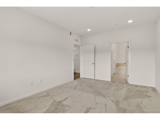 2435 Calais Dr, Longmont, CO 80504